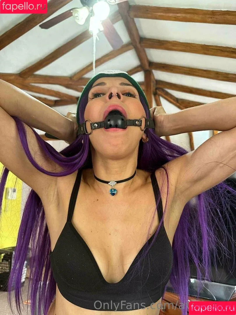 _avislove_ / avislovee Onlyfans Photo Gallery 