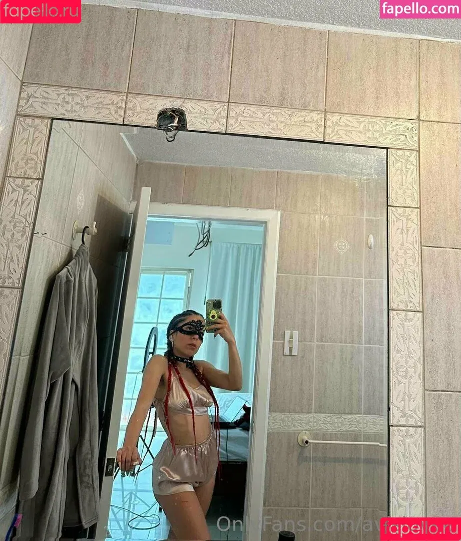 _avislove_ / avislovee Onlyfans Photo Gallery 