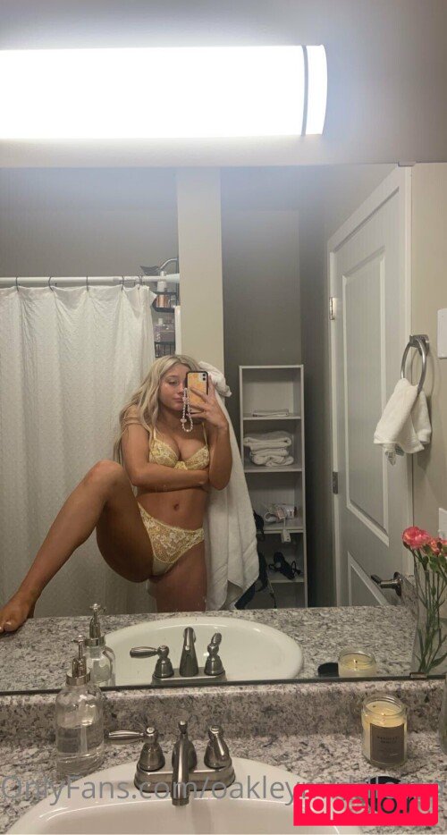 OakleyMiddleton18 Nude Onlyfans Photo 44