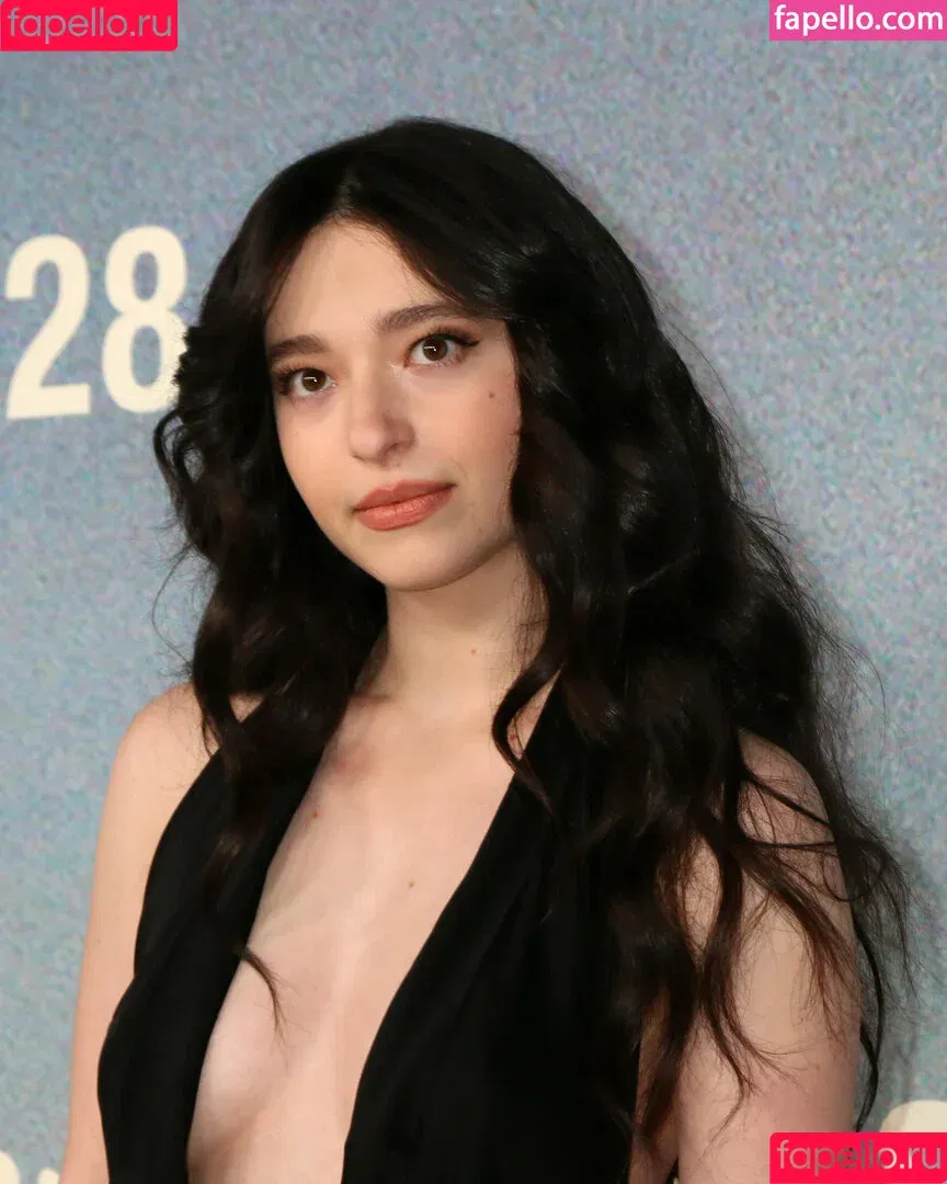 Mikey Madison / mikeyymadison / onlymikeyyyyy Onlyfans Photo Gallery 