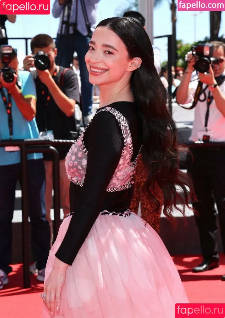 Mikey Madison / mikeyymadison / onlymikeyyyyy Onlyfans Photo Gallery 