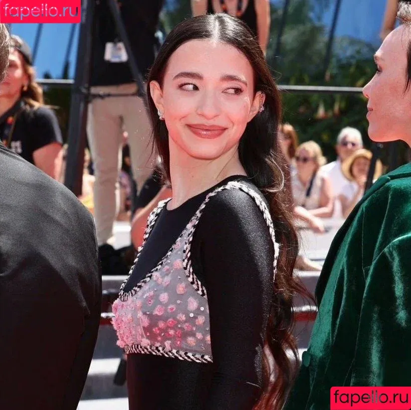 Mikey Madison / mikeyymadison / onlymikeyyyyy Onlyfans Photo Gallery 