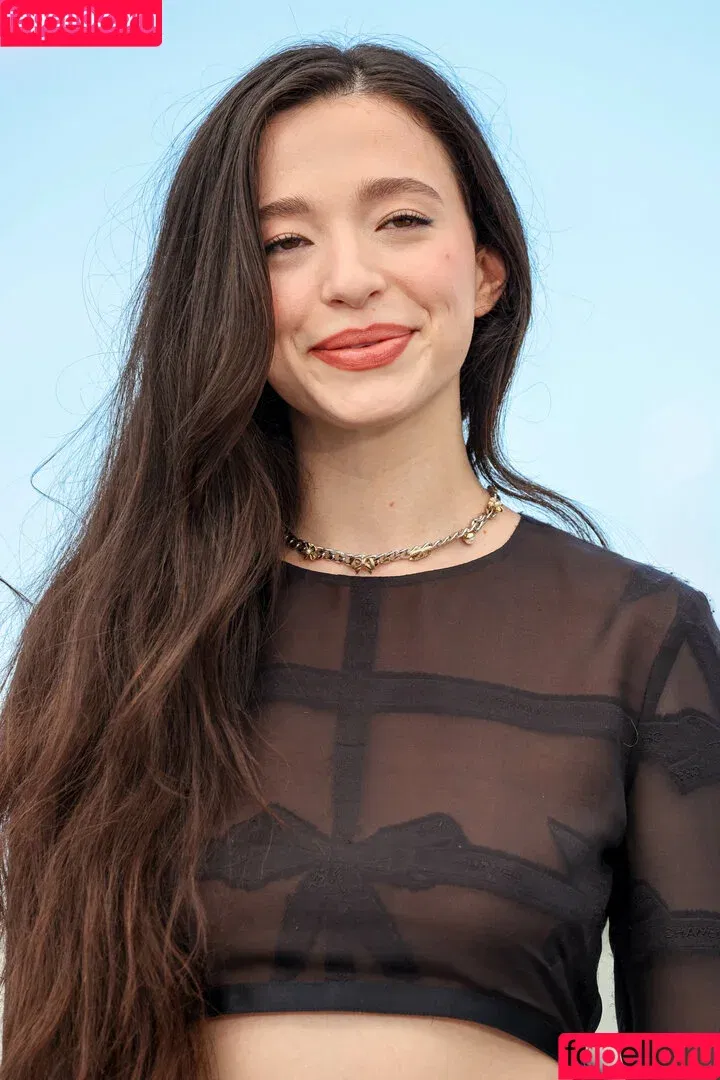 Mikey Madison / mikeyymadison / onlymikeyyyyy Onlyfans Photo Gallery 