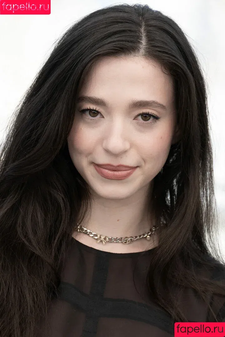 Mikey Madison / mikeyymadison / onlymikeyyyyy Onlyfans Photo Gallery 