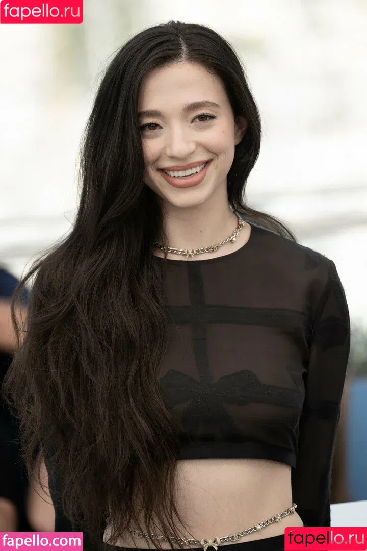 Mikey Madison / mikeyymadison / onlymikeyyyyy Onlyfans Photo Gallery 