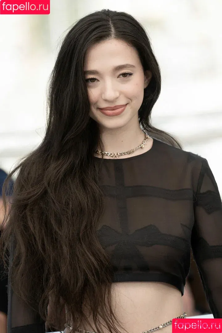 Mikey Madison / mikeyymadison / onlymikeyyyyy Onlyfans Photo Gallery 