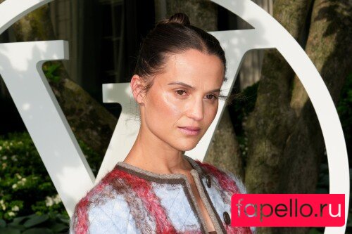 Alicia Vikander Nude Onlyfans Photo 29