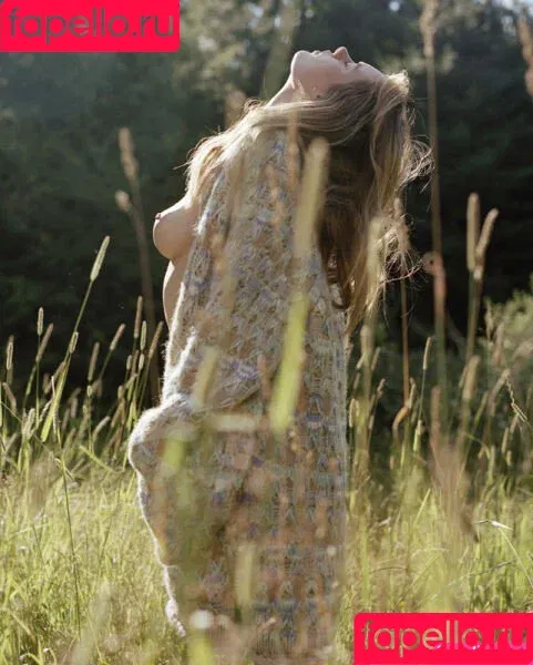 Camille Rowe / fingermonkey Onlyfans Photo Gallery 