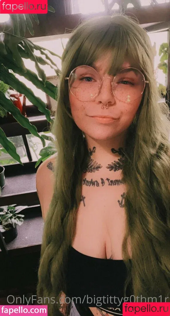 bigtitties4mgg / bigtittyg0thm1r Onlyfans Photo Gallery 