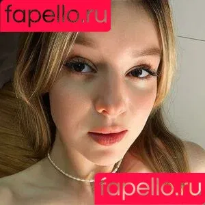 Sofia Mour / peachycharm / sofia_mour / sophia_mour_real Onlyfans Photo Gallery 