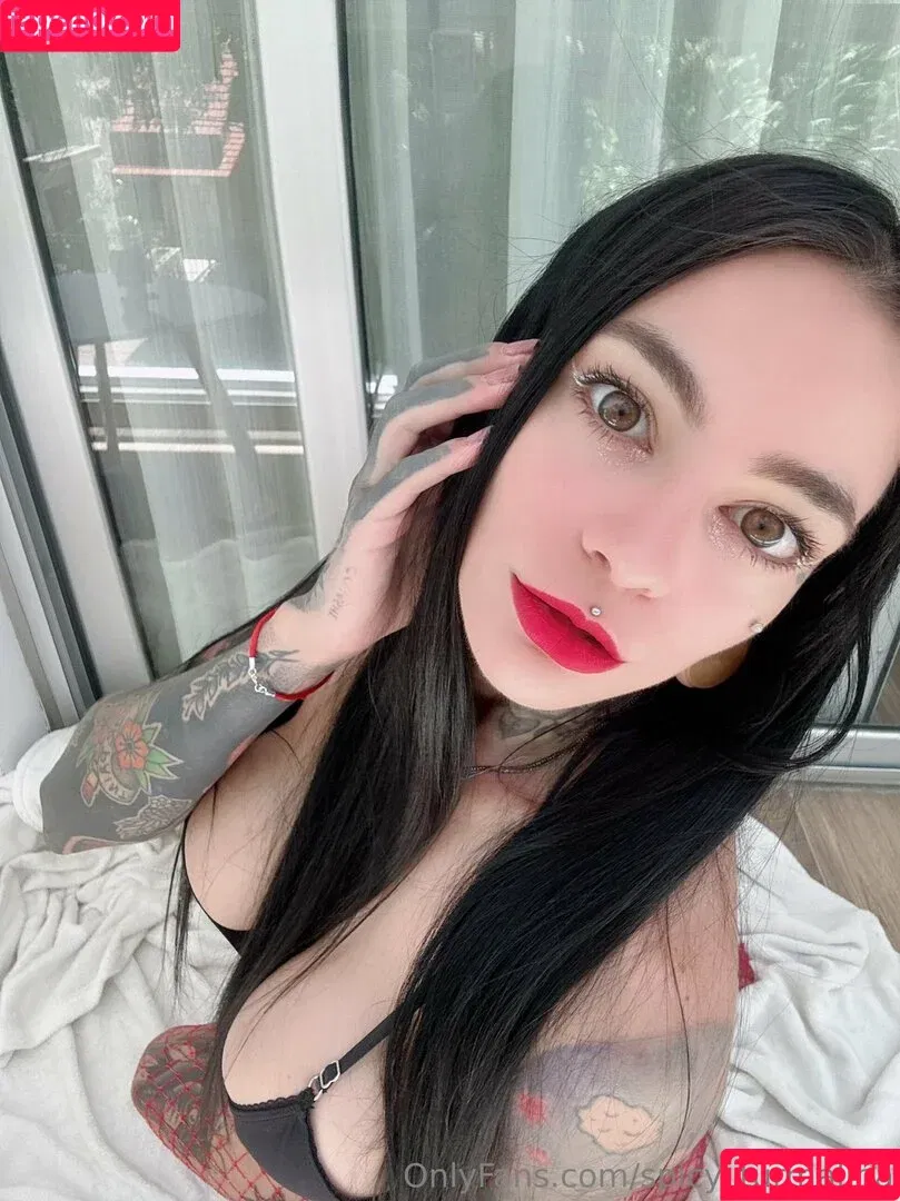 spicyxnena / spicyxramen Onlyfans Photo Gallery 