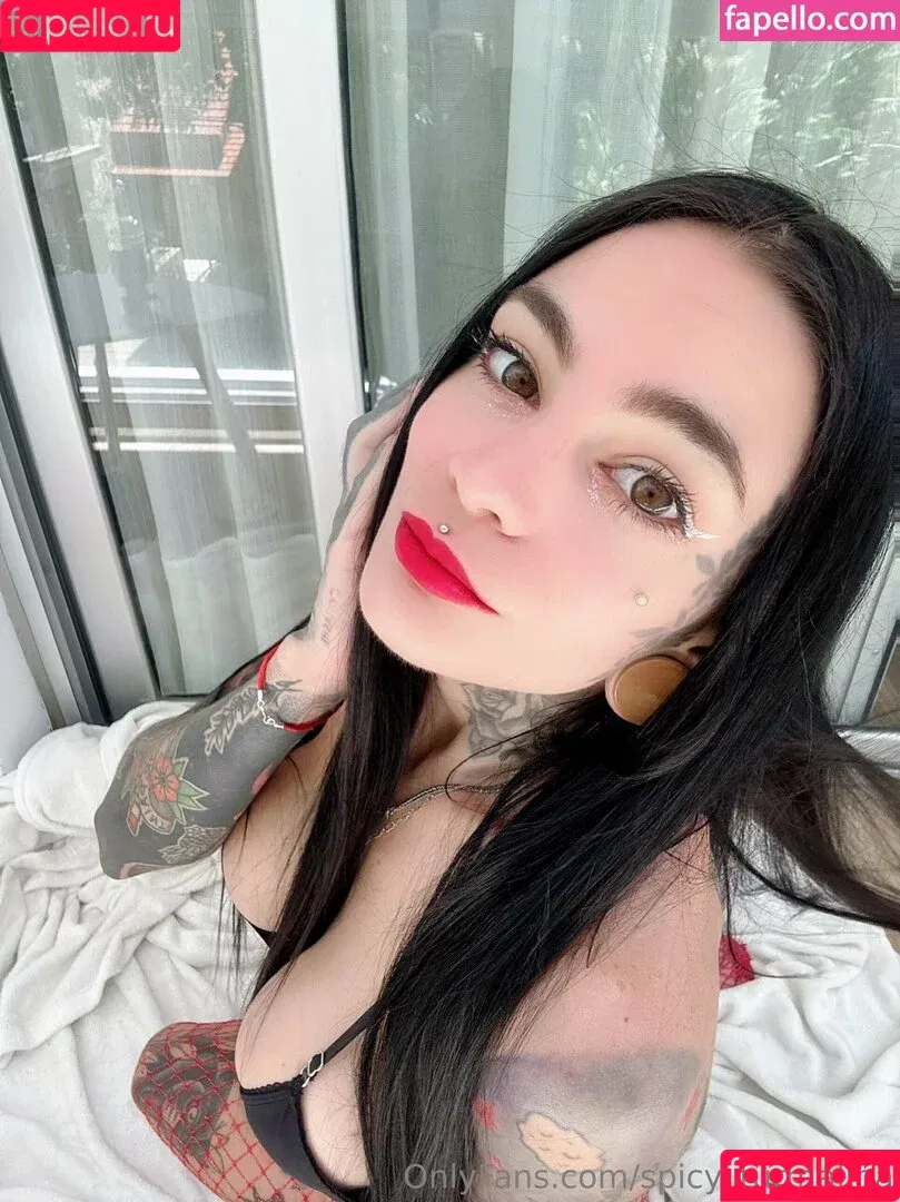 spicyxnena / spicyxramen Onlyfans Photo Gallery 