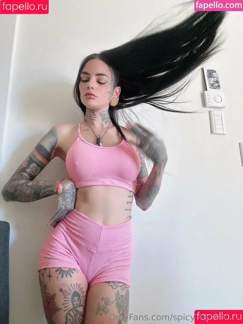 spicyxnena / spicyxramen Onlyfans Photo Gallery 