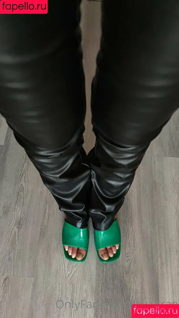 asstini Onlyfans Photo Gallery 