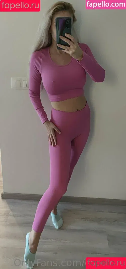 asstini Onlyfans Photo Gallery 