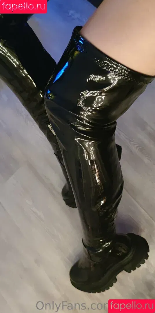 asstini Onlyfans Photo Gallery 