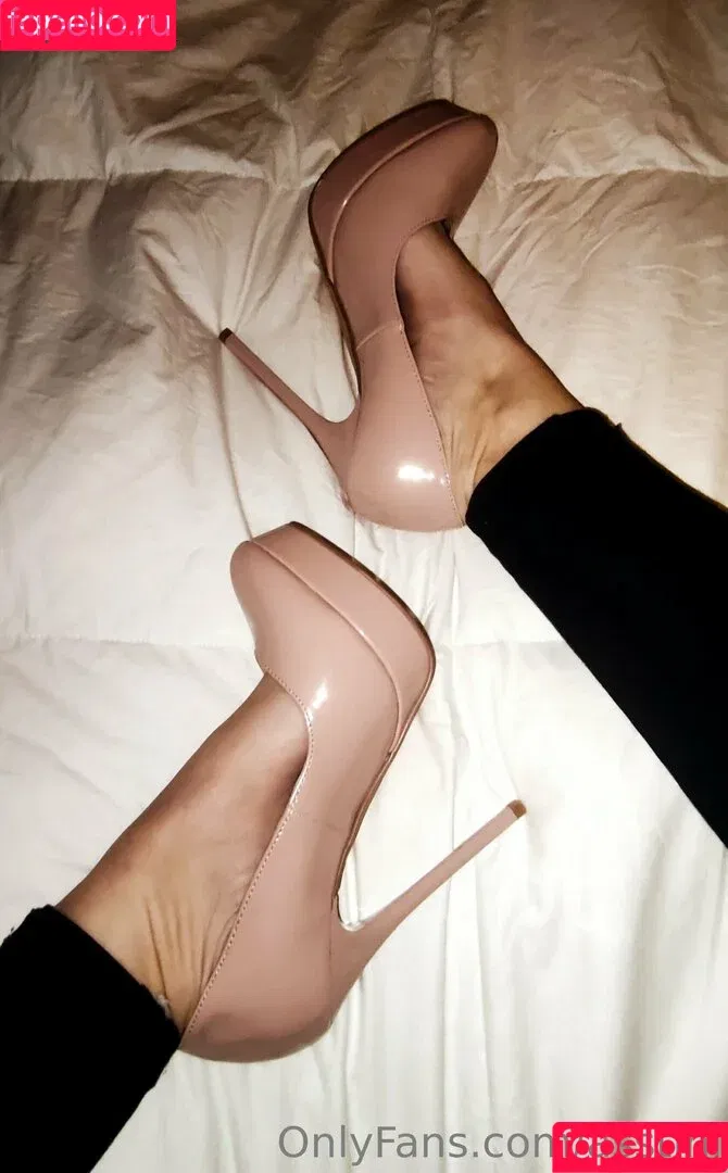 asstini Onlyfans Photo Gallery 