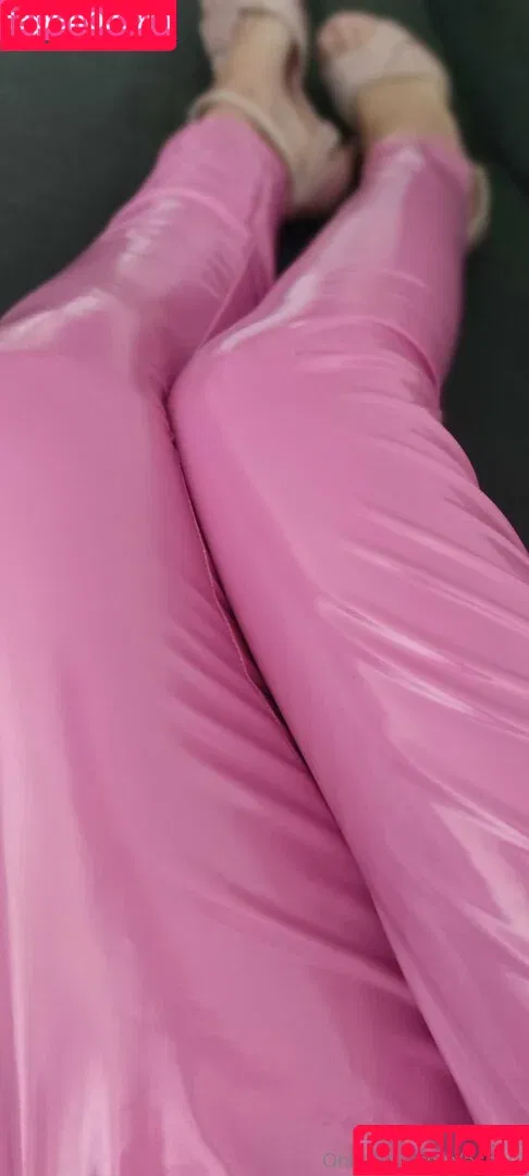 asstini Onlyfans Photo Gallery 