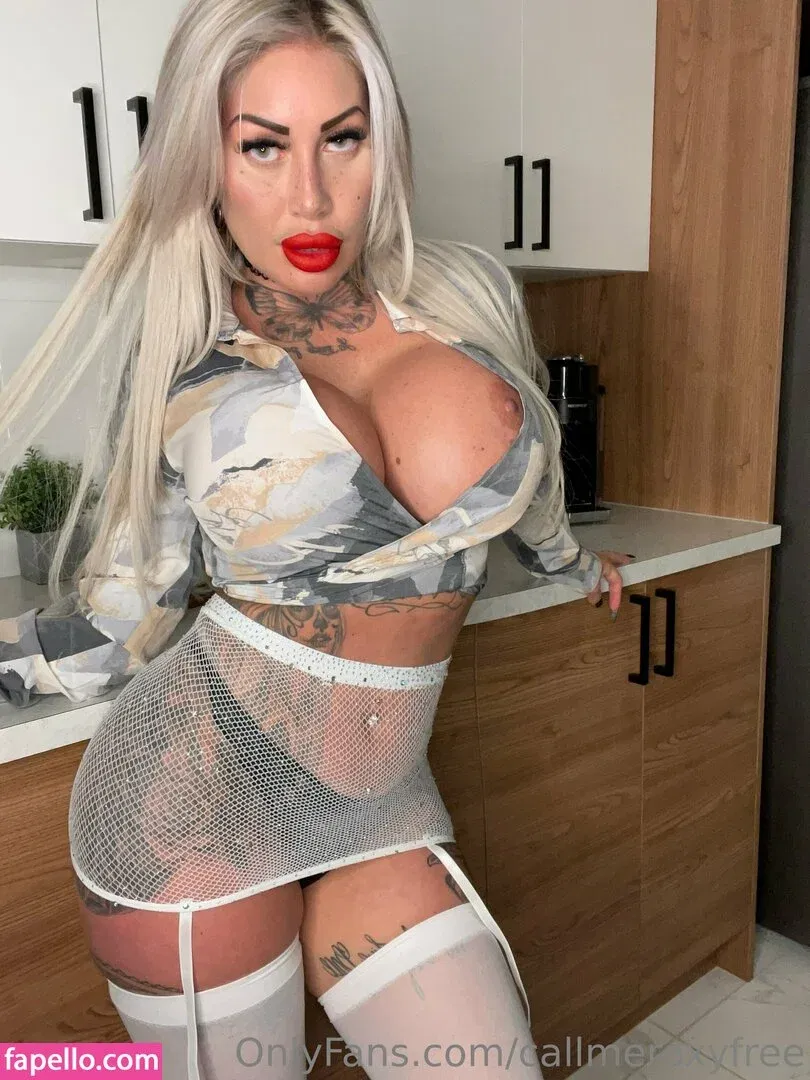 callmeroxyfree Onlyfans Photo Gallery 