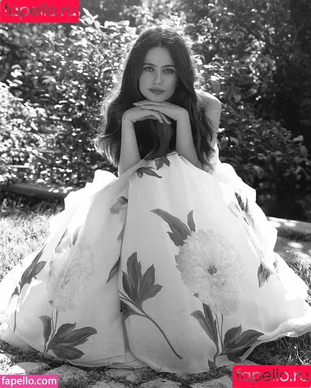 Molly Gordon / crashgordon / mollsterg Onlyfans Photo Gallery 