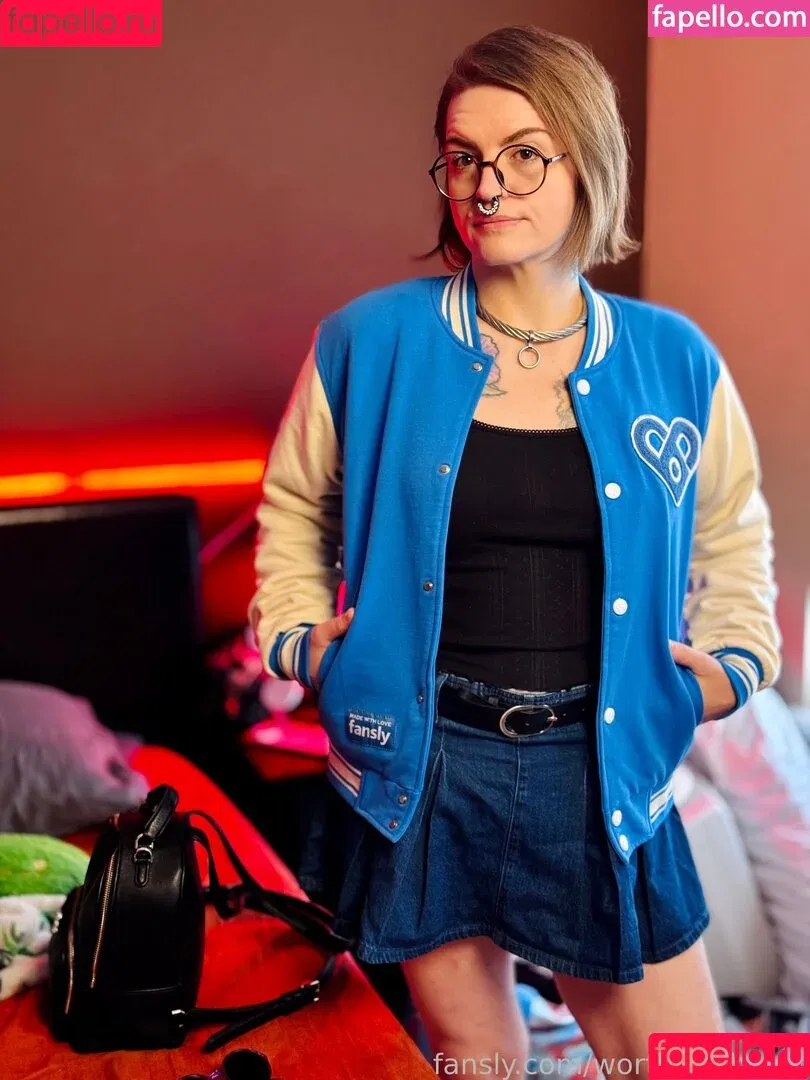 worthlessasshole5 / worthlessholes Onlyfans Photo Gallery 