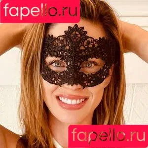 Masquer Aida / aidas_bookshelf / https: / masquer-aida Onlyfans Photo Gallery 