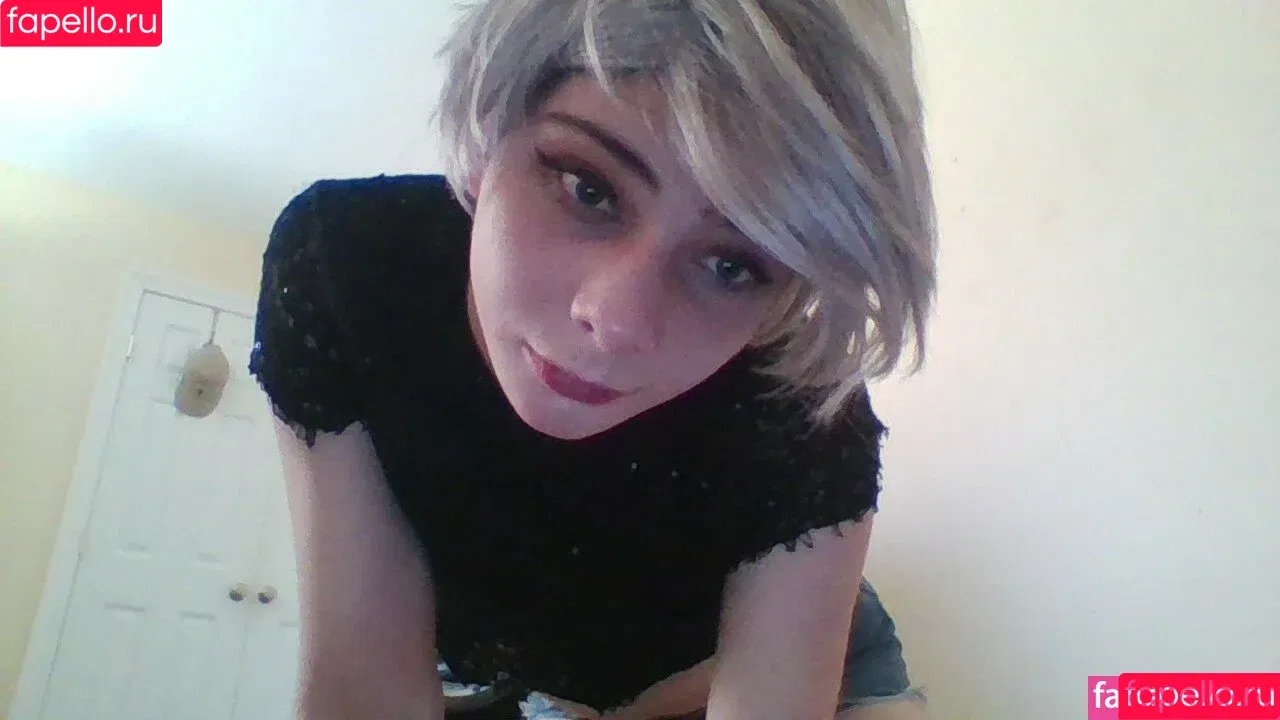 Abkazias / Zelda Cross Onlyfans Photo Gallery 