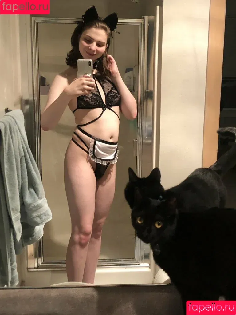 Abkazias / Zelda Cross Onlyfans Photo Gallery 