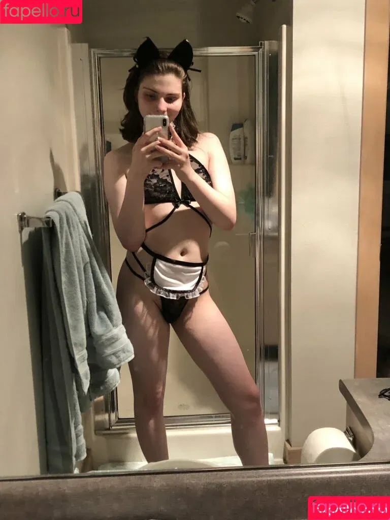 Abkazias / Zelda Cross Onlyfans Photo Gallery 