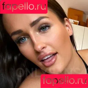 charlottemx / lottie_m aka charlottemx Onlyfans Photo Gallery 