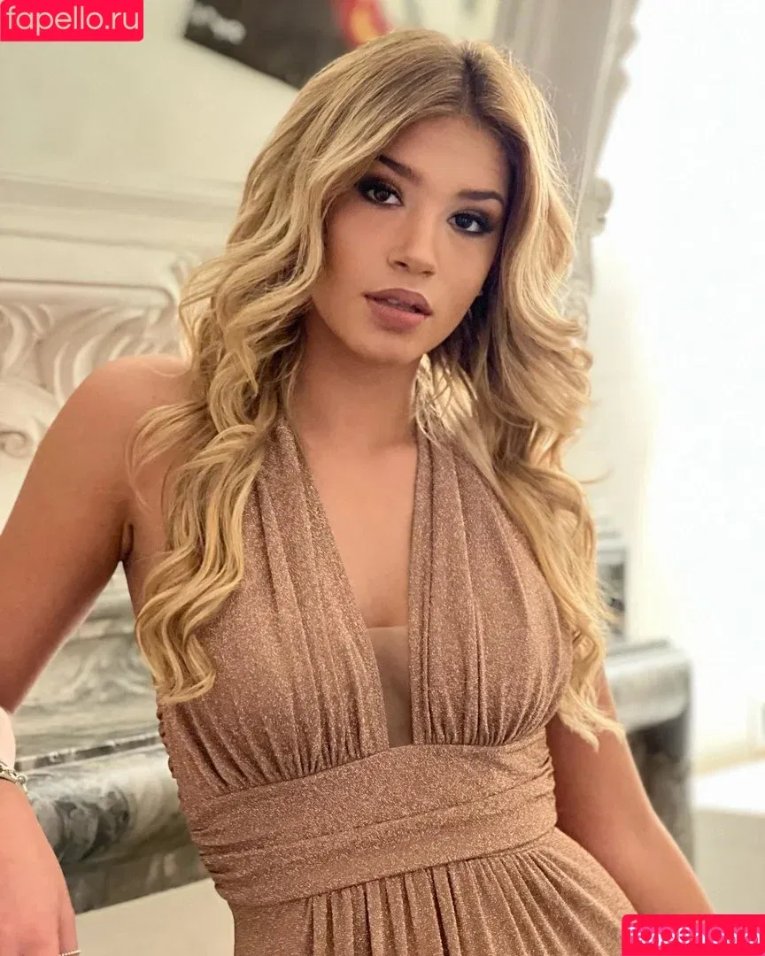 Alice De Bortoli / alice.debortoli Onlyfans Photo Gallery 