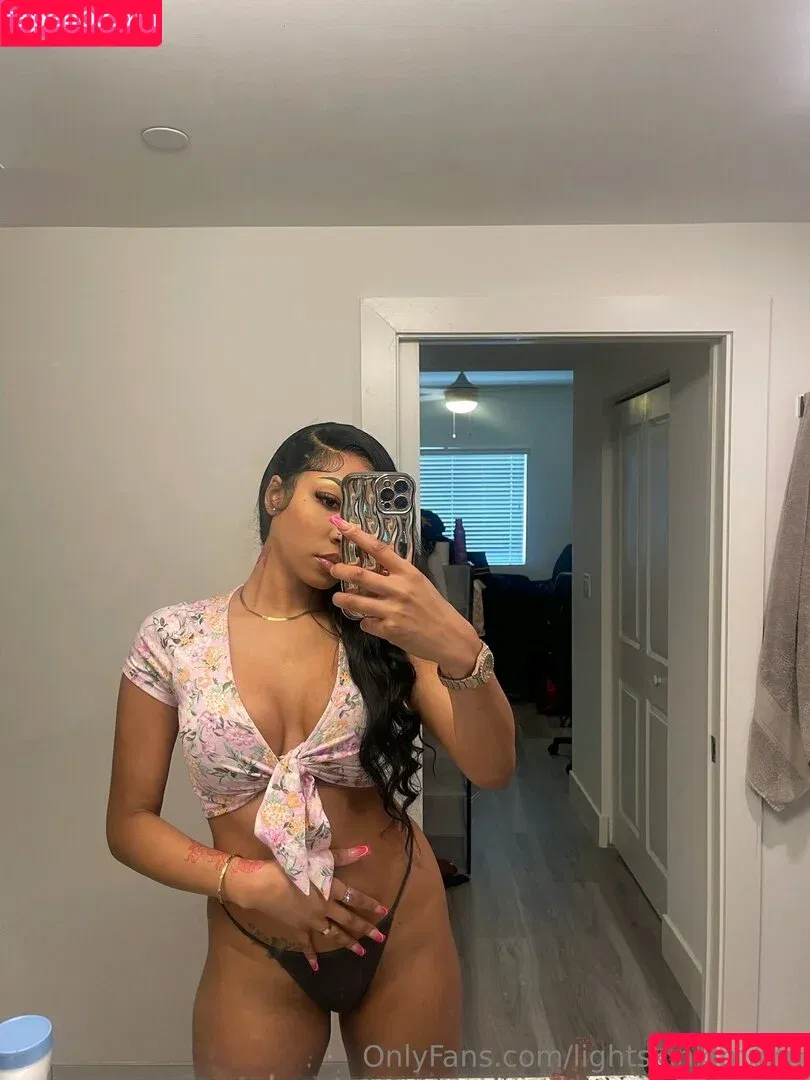 kim / lightskinkim / lightskinkimmm Onlyfans Photo Gallery 