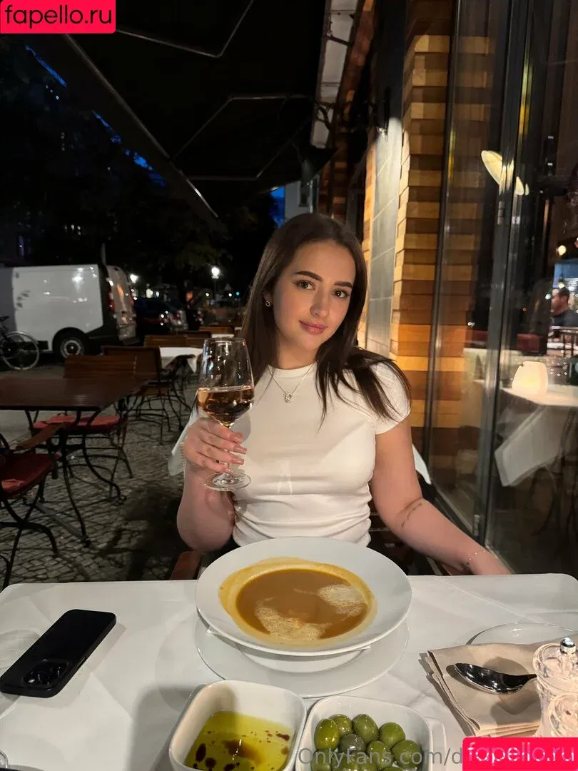 Diana Saliva / diana.saliva / salivababygurl Onlyfans Photo Gallery 