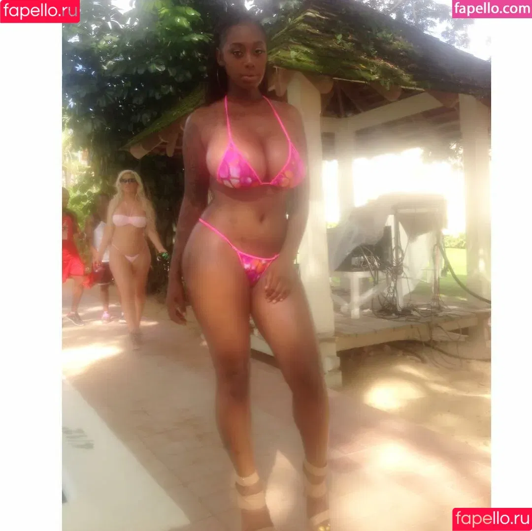 NonnieBaby / itsNonnieBaby Onlyfans Photo Gallery 