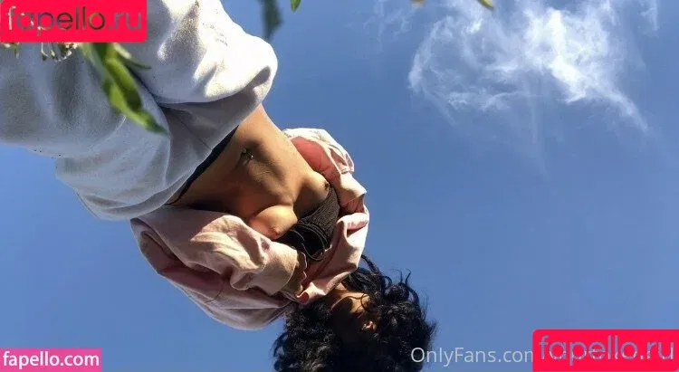 Yourtokengirl / efrosinidim Onlyfans Photo Gallery 