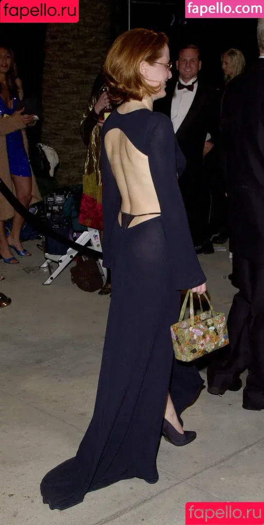 Gillian Anderson / GillianA Onlyfans Photo Gallery 