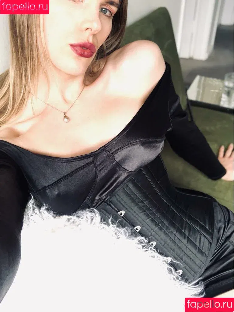 Adelaide Asterix / adelaide.asterix / adelaideasterix Onlyfans Photo Gallery 