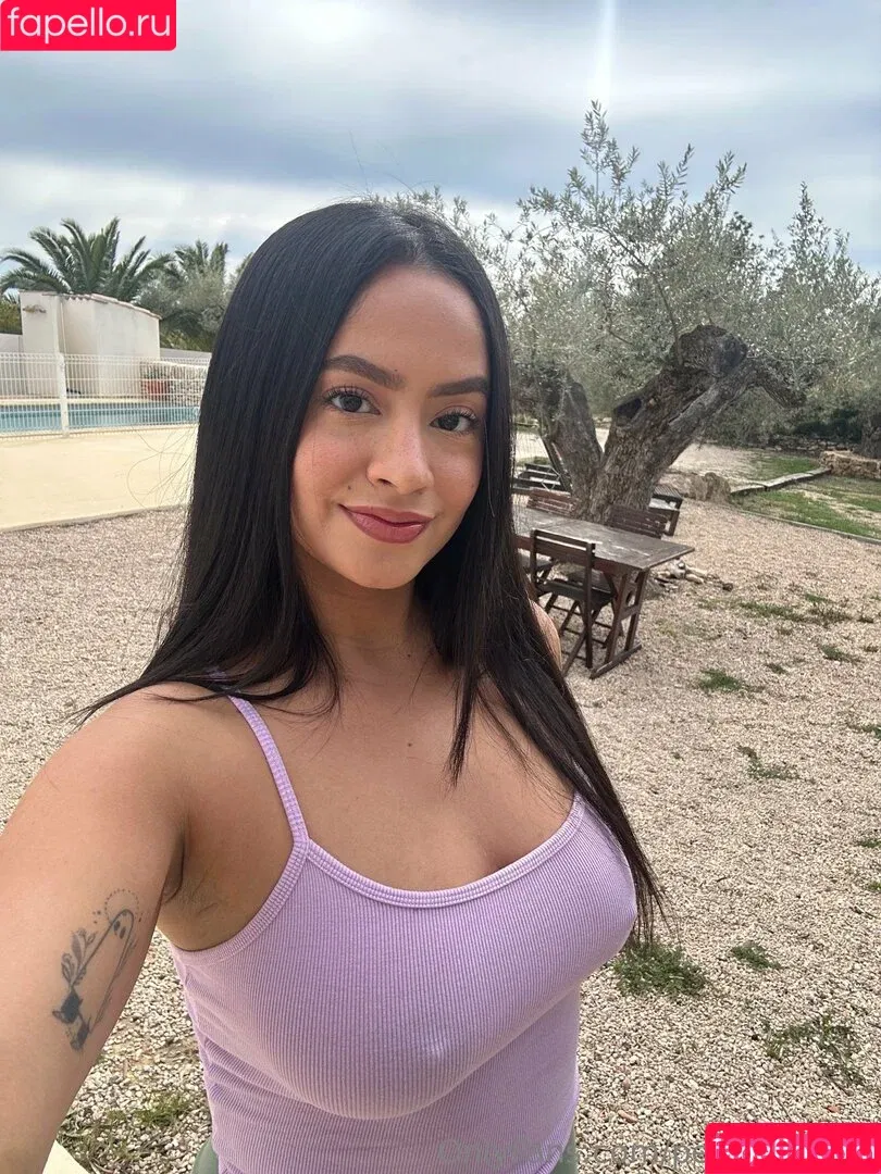 _petitemma_ / petitemmatv Onlyfans Photo Gallery 