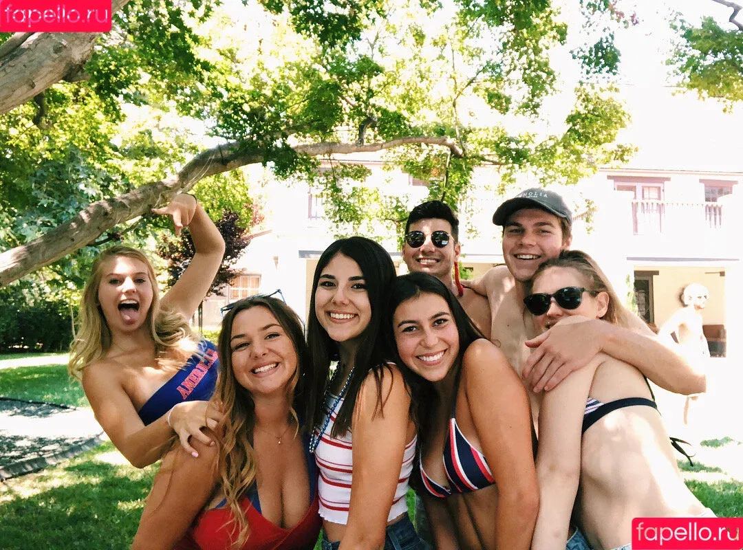 Julia G / _.julia.g / sweetjulia03 Onlyfans Photo Gallery 