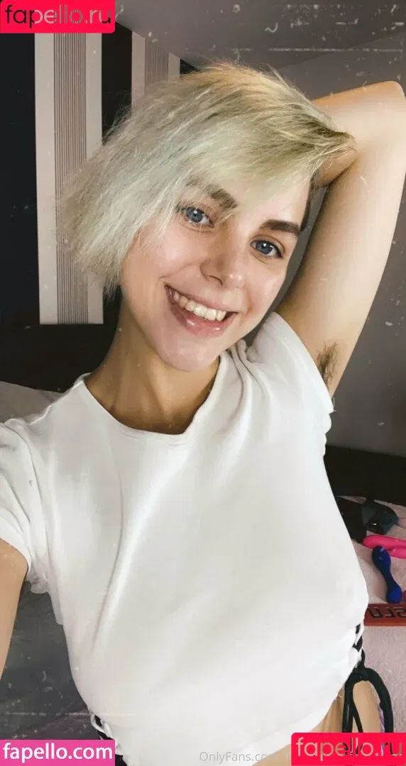 fluffyhelga_free_page / freerangefemale Onlyfans Photo Gallery 