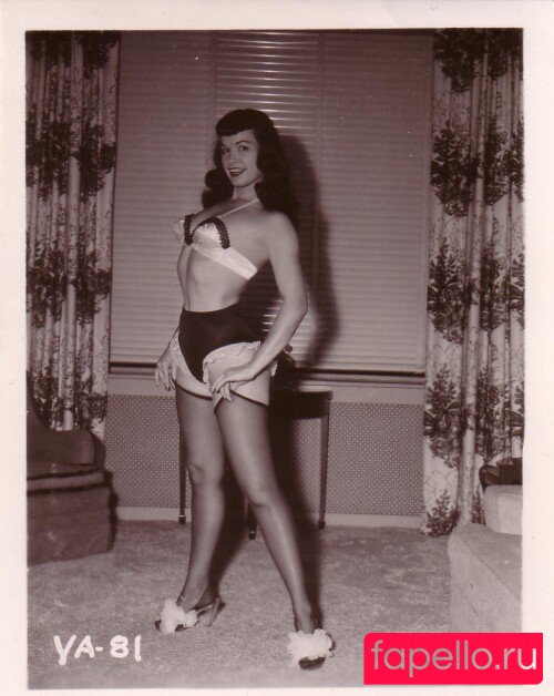 Bettie Page Nude Onlyfans Photo 24