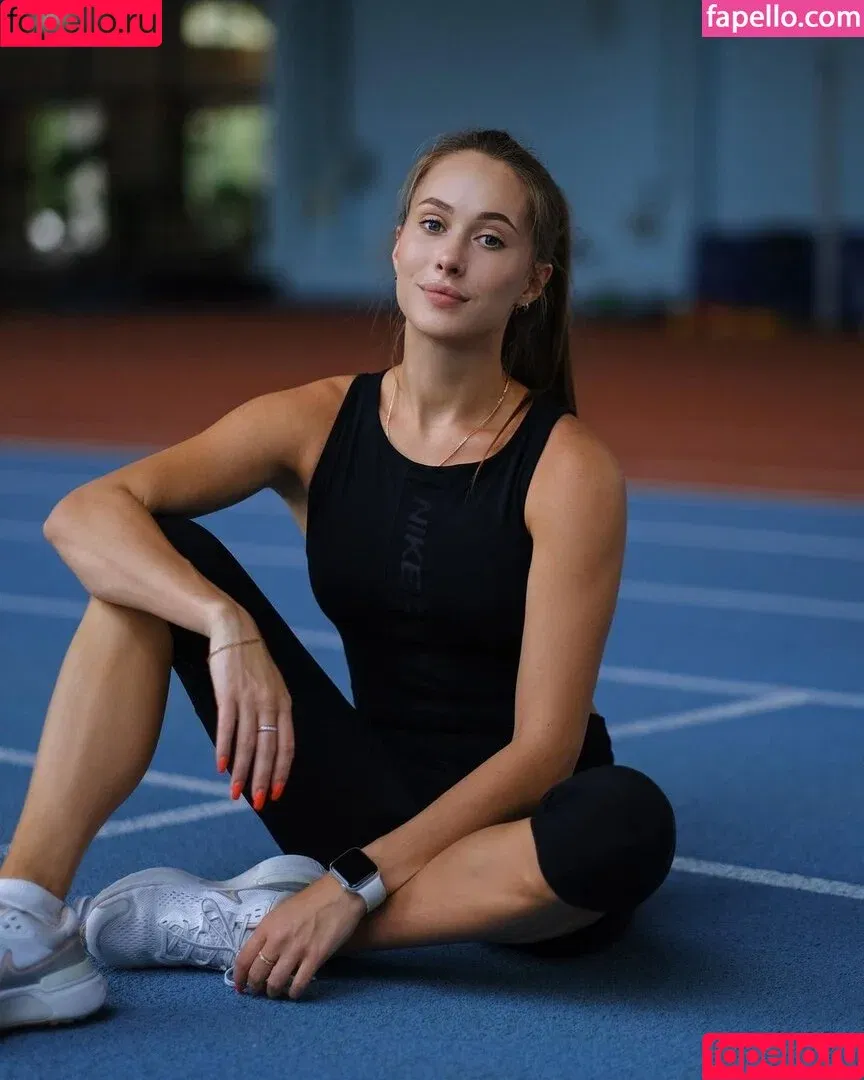 Polina Knoroz / knoroz__ / thethikukranian Onlyfans Photo Gallery 