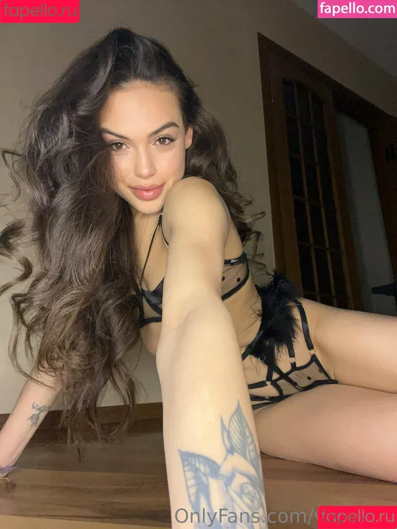 missvivitran / vivi_torn Onlyfans Photo Gallery 