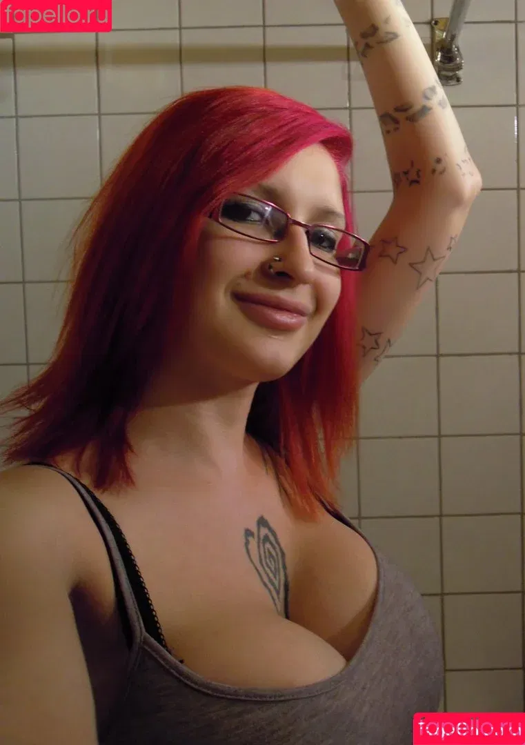 Ariane Saint Amour / ariane_st.amour Onlyfans Photo Gallery 