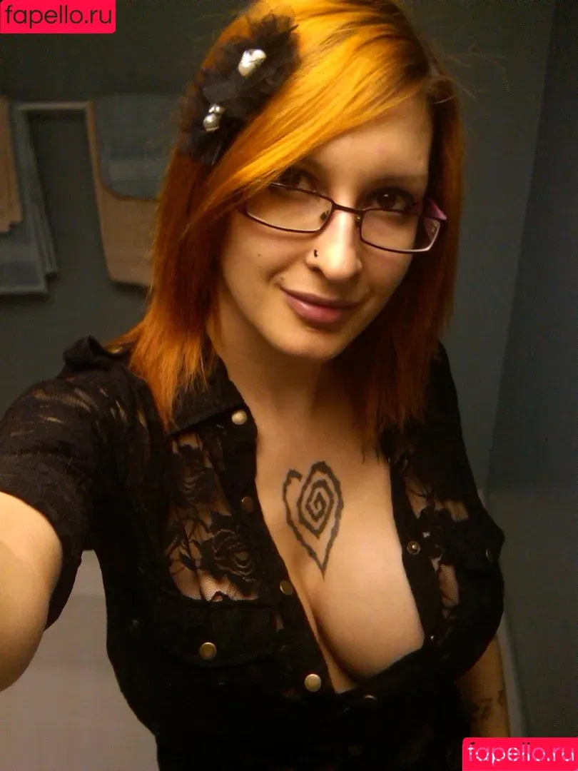 Ariane Saint Amour / ariane_st.amour Onlyfans Photo Gallery 