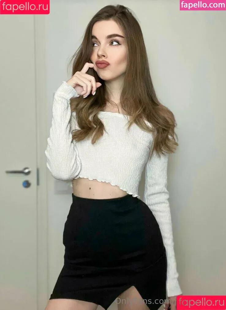 curlymonica / far_diamond169 / hiKKan0 / julia_foxxxy / juliafox Onlyfans Photo Gallery 