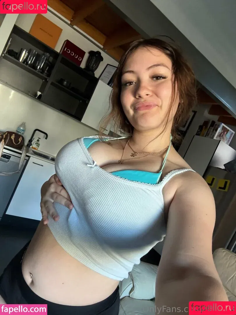 lili.l0ve3 / lillil0v3 Onlyfans Photo Gallery 