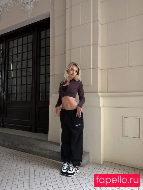 Lila Janowska Nude Onlyfans Photo 39