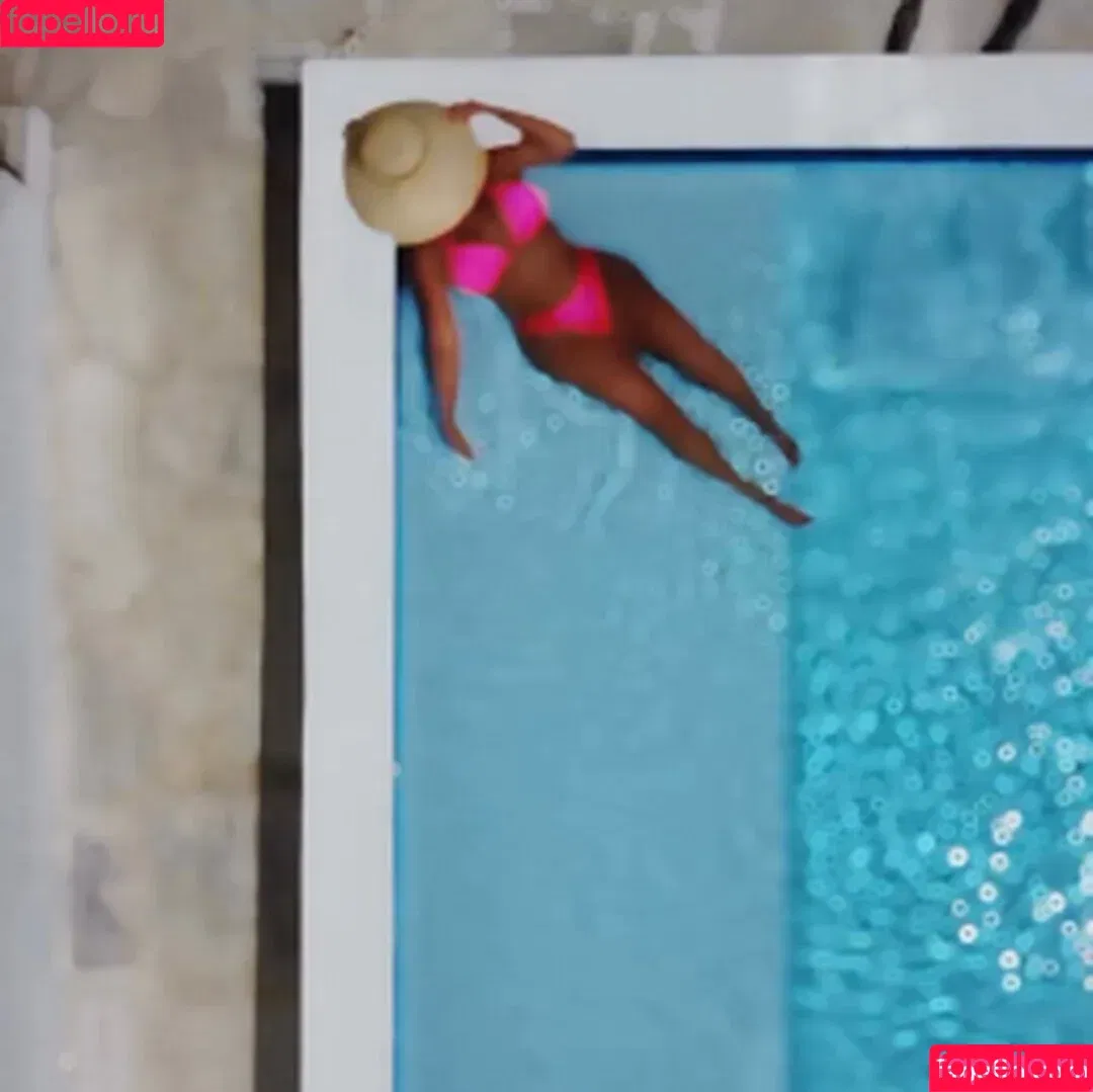 Carol Dias / Ex-Panicat / caroldias / realcaroldias Onlyfans Photo Gallery 