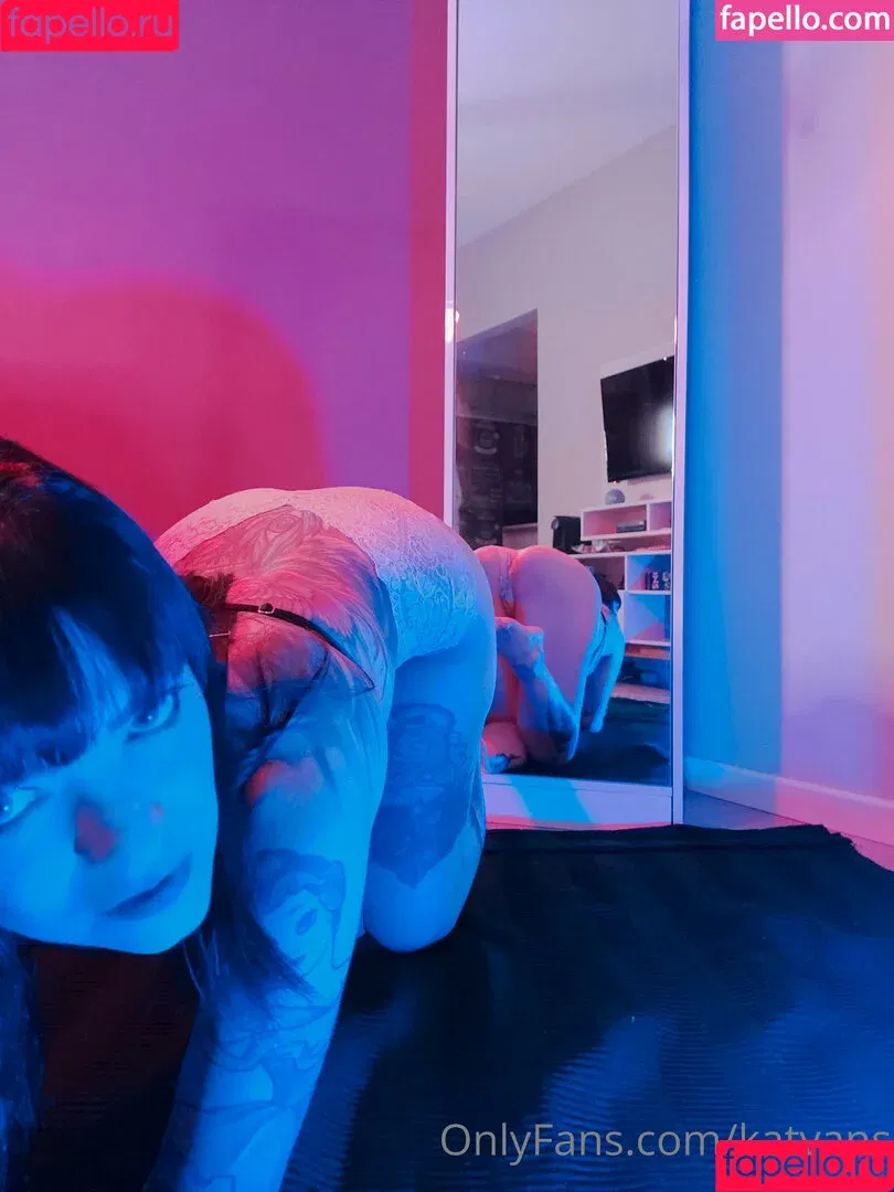 Kat Vans / katvans / katvans.sgh Onlyfans Photo Gallery 